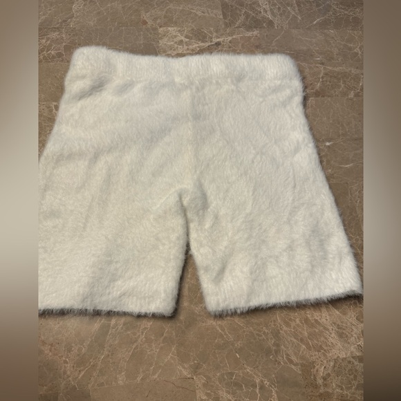 SKIMS FEATHERY INTIMATES
HOT SHORT SIZE S - Picture 5 of 6